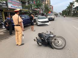 Bảo vệ hiện trường vụ tai nạn giao thông của cán bộ Cảnh sát giao thông